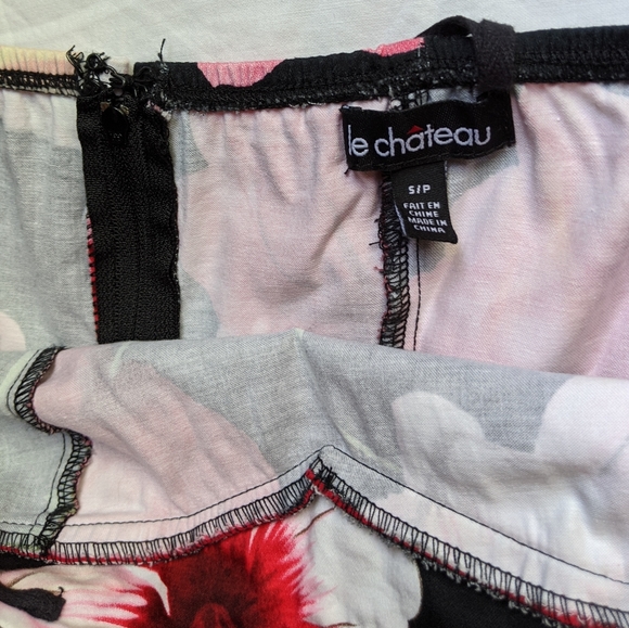 Le Chateau floral strapless dress with belt - Picture 8 of 10